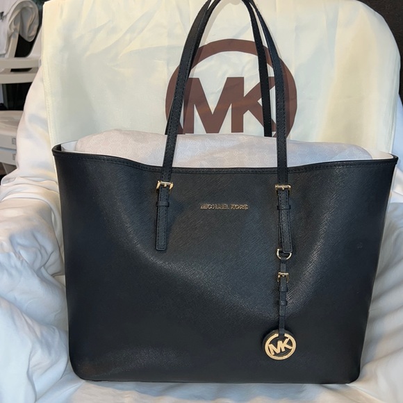 Michael Kors Jet Set Travel tote-Black-Medium - Picture 1 of 11